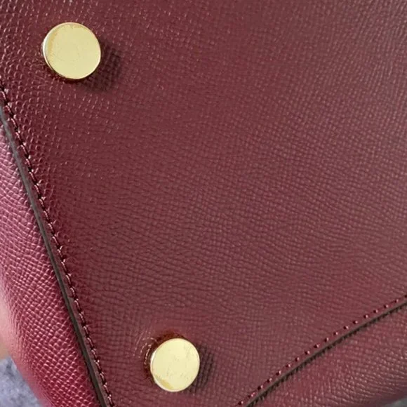 Michael Kors Voyager Medium Crossgrain Tote Bag